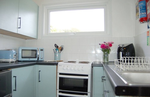 Tywyn Ski Chalet | Bryniau Gwyrdd Chalet 11 Happy Valley