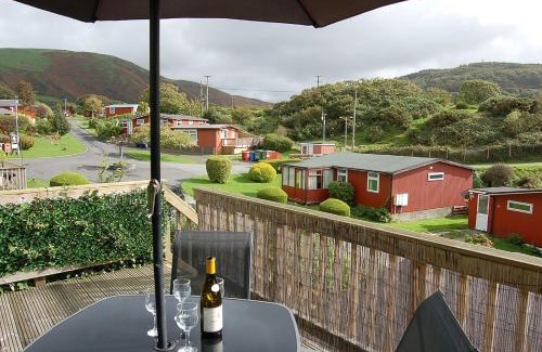 Tywyn House | Bryniau Gwyrdd Chalet 11 Happy Valley