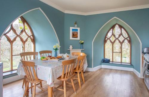 Garndolbenmaen House | Brynkir Tower