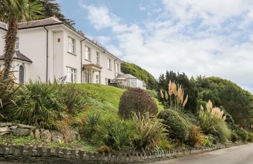 Aberdovey House | Brynmorwydd