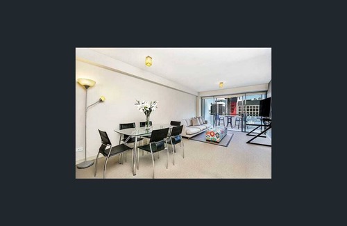 Neutral Bay Apartment | BS901 - Heart of North Sydney, Gym & Sauna Access