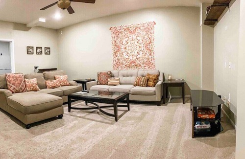 Sugar Hill Apartment | Bsmt Apt wt its Own Cinema