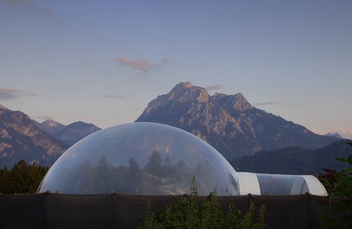 Fuessen RV Rental | Bubble Tent Füssen im Allgäu mit traumhaftem Blick auf Schloss Neuschwanstein