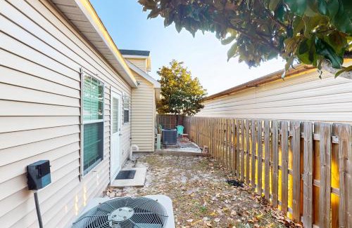 Palms House | Bubbles Up