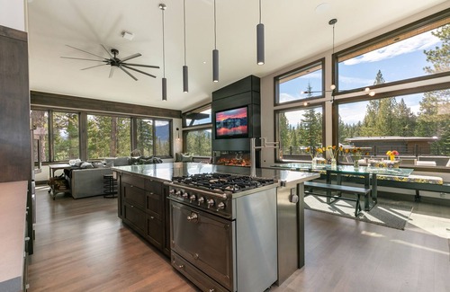 Ponderosa Palisades House | Buca Dodici at Shaffer's Mill home located on the golf course