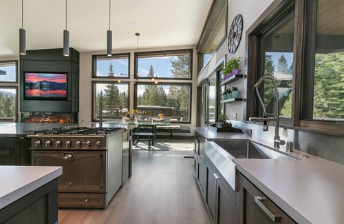 Ponderosa Palisades House | Buca Dodici at Shaffer's Mill home located on the golf course