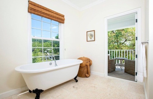 Governor's Harbour House | Buccaneer Hill Main House 5 Bedroom Home