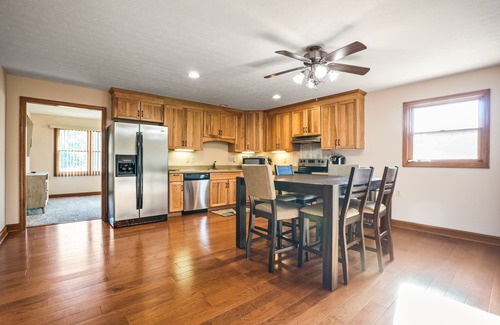 Rockbridge Cabin | Buck Run | Large Hot Tub | Private Lot