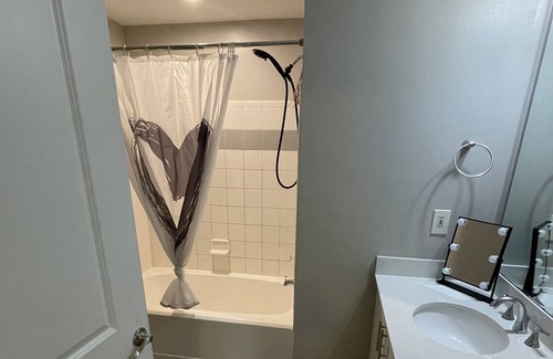 Lindridge-Martin Manor House | Buckhead ATL stays 2/bed 2/bath!