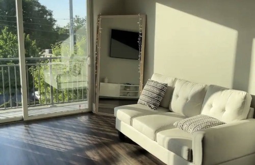 Piedmont Heights Apartment | Buckhead Atlanta Luxury Apartment - HUGE SIZE