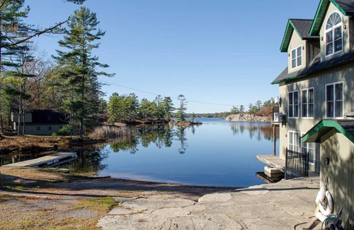 Trent Lakes Cottage | Buckhorn's Angelfire Resort