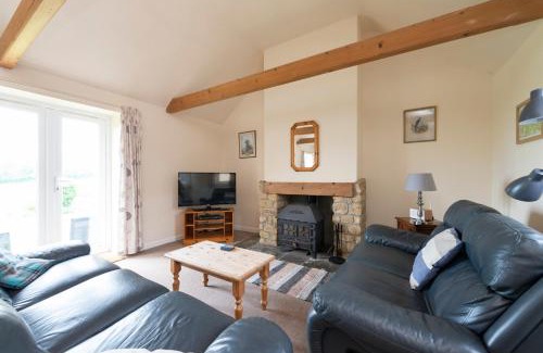 West Milton House | Buckingham Cottage - Lancombes House