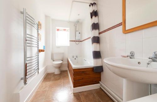 West Milton House | Buckingham Cottage - Lancombes House