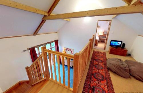 Bideford House | BUCKLAND BREWER COB BARN 2 Bedrooms
