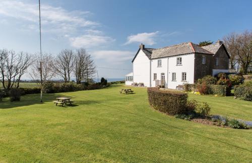 Looe Bed & Breakfast | Bucklawren Farm