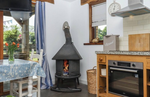 Kingsteignton Cottage | BUCKLEIGH LODGE, character holiday cottage in Kingsteignton