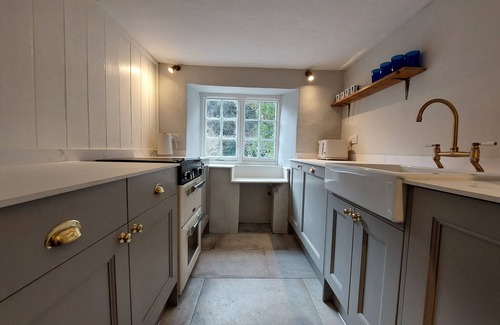 Bucks Mills Cottage | Bucks Mills, Devon coastal retreat 500m from dog-friendly beach & woodland walks