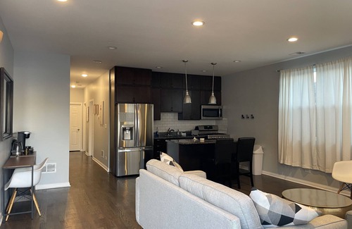 Logan Square Apartment | Bucktown Apartment near all amazing restaurants, shops and bar/lounges