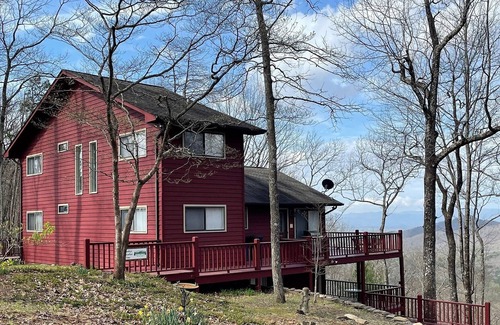Unaka Ski Chalet | Buddy's Mountain View - mountain views