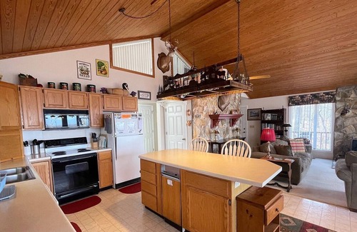 Unaka Ski Chalet | Buddy's Mountain View - mountain views