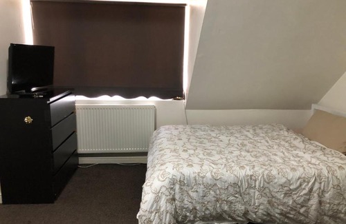 River House | Budget Double Bedroom