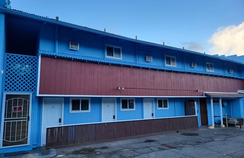 Wailuku Apartment | Budget Downtown Studio C with Dedicated Queen Bed, AC, WIFI & 4 free Streamers!