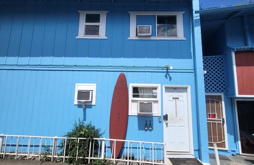 Wailuku Apartment | Budget Downtown Studio-J w/Queen Bed, Micro-Kitchen AC, WIFI & 4 free Streamers