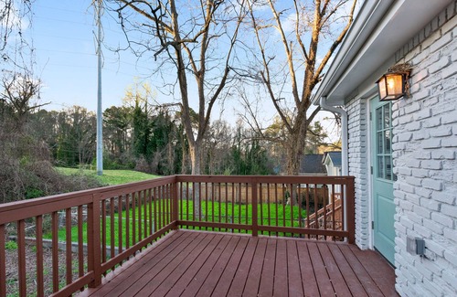 Atlanta House | Budget -Friendly Comfort at Haven B Private Upstairs Suite