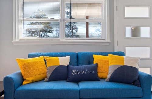 Atlanta House | Budget -Friendly Comfort at Haven B Private Upstairs Suite