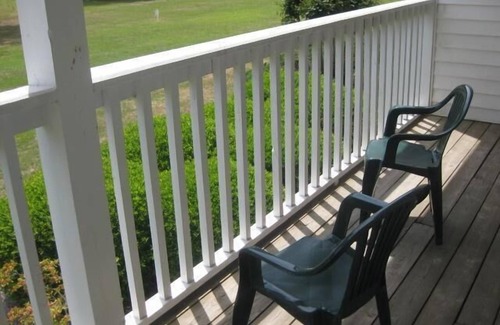 Longs Condo | Budget friendly Golf rental in Colonial Charts peaceful community!