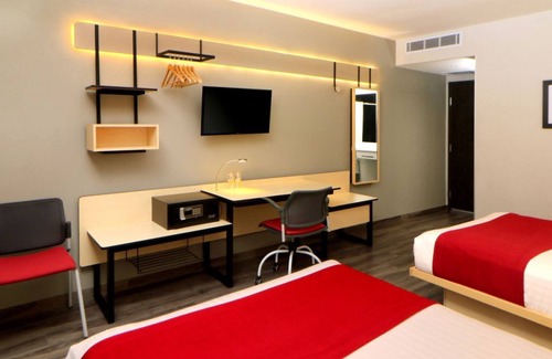 North Hotel Zone Hotel | Budget-Friendly Rooms with Pool Access Near Marina Vallarta - 2 Units