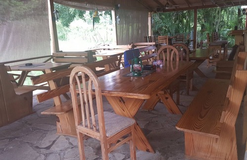 La Mulata Apartment | Budget hotel room in La Mulata, with fans/internet/cable TV/parking