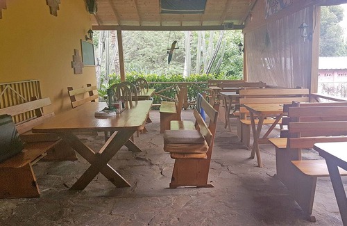 La Mulata Apartment | Budget hotel room in La Mulata, with fans/internet/cable TV/parking