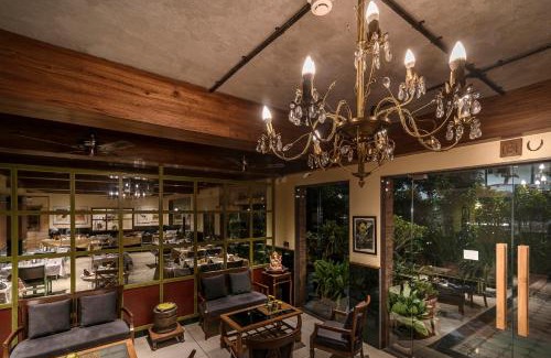 Surat Bed & Breakfast | Budget Inn Bellevue