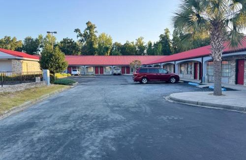 St. George Hotel | Budget Inn By Belvilla St George I-95