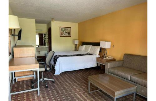 St. George Hotel | Budget Inn By Belvilla St George I-95