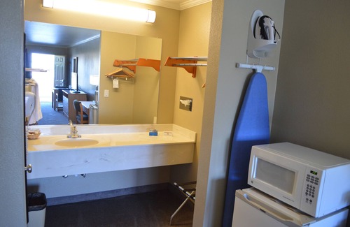 Paso Robles Hotel | Budget Inn of Paso Robles