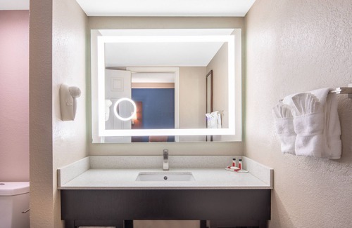 Marietta Hotel | Budget Inn & Suite Atlanta Marietta Stadium