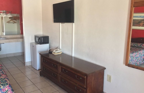 Georgian Acres Hotel | Budget Inn