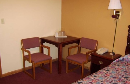 Cambridge Hotel | Budget Inn