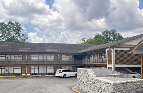 Jasper Hotel | Budget Inn