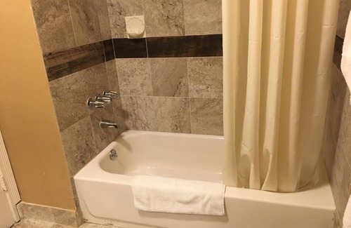 Lawndale Hotel | Budget Inn