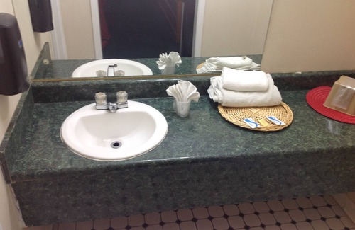 McDonough Hotel | Budget Inn