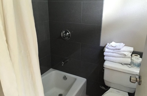 North Hills East Hotel | Budget Inn