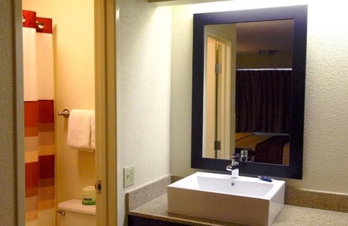 Statesville Hotel | Budget Pet-friendly Hotel in Statesville! FREE Onsite Parking, Pets Are Welcome!