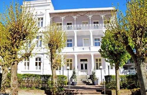 Sellin Cottage | Budget room with shower/WC on corridor 27 - Wilhelms Hostel in Ostseebad Sellin