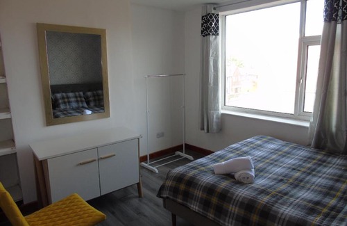 Farnworth House | Budget Rooms