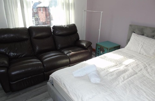Farnworth House | Budget Rooms