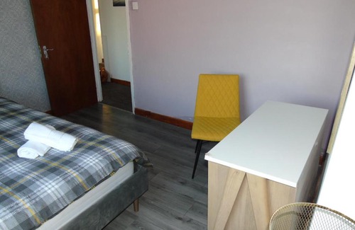 Farnworth House | Budget Rooms