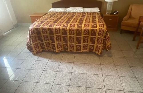 Bashford Manor Hotel | Budgetel Inn & Suites